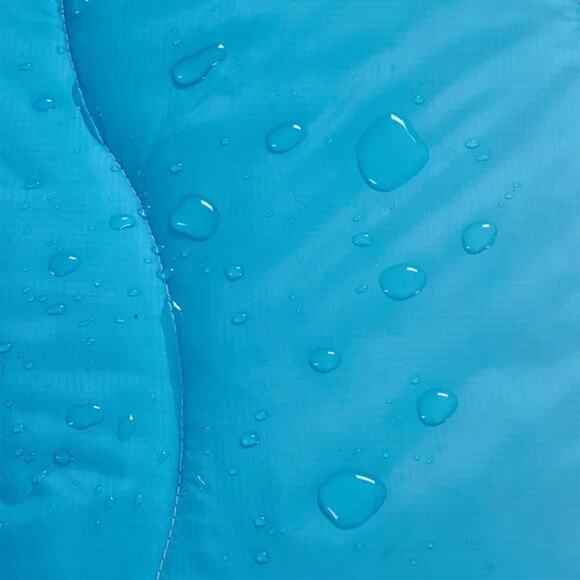 Below Zero Wearable Blanket - Picture 4 of 5